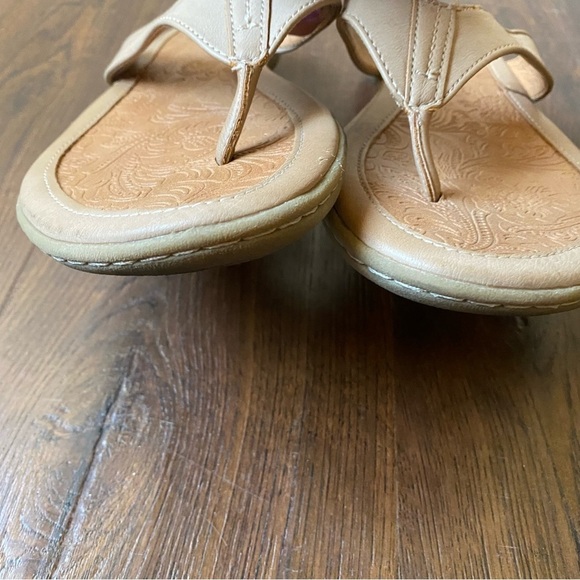 Born b.o.c. Women's Tan Zita Leather Slip On Flip Flops Sandals SZ 10 - Picture 5 of 9